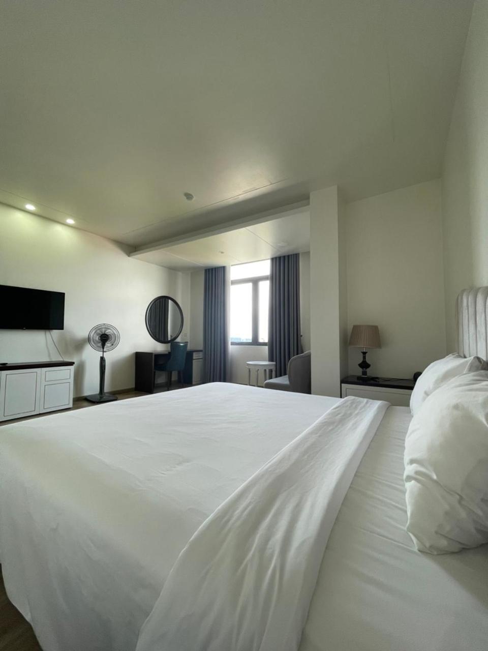 Lotus Hotel & Apartment Hai Phong Exterior photo